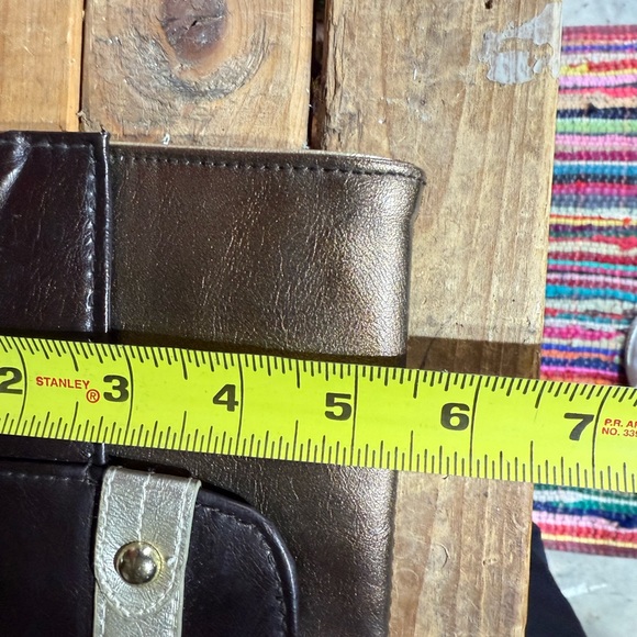 Brown & bronze clutch with gold wrist strap - Picture 8 of 8